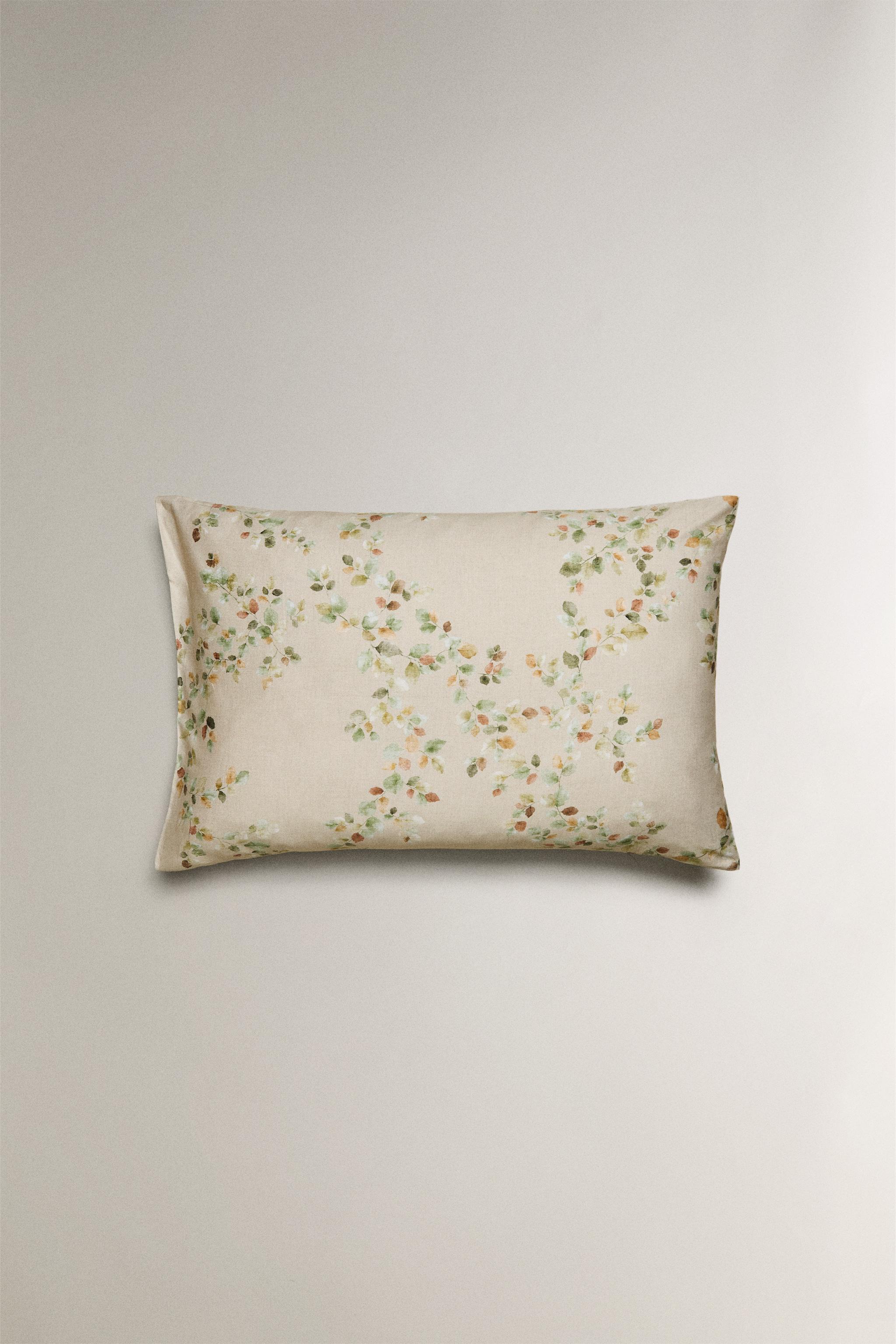 TAIE D’OREILLER SATIN IMPRIMÉ FEUILLES